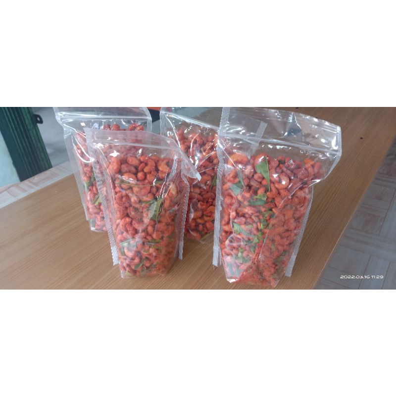 

Kacang Mede