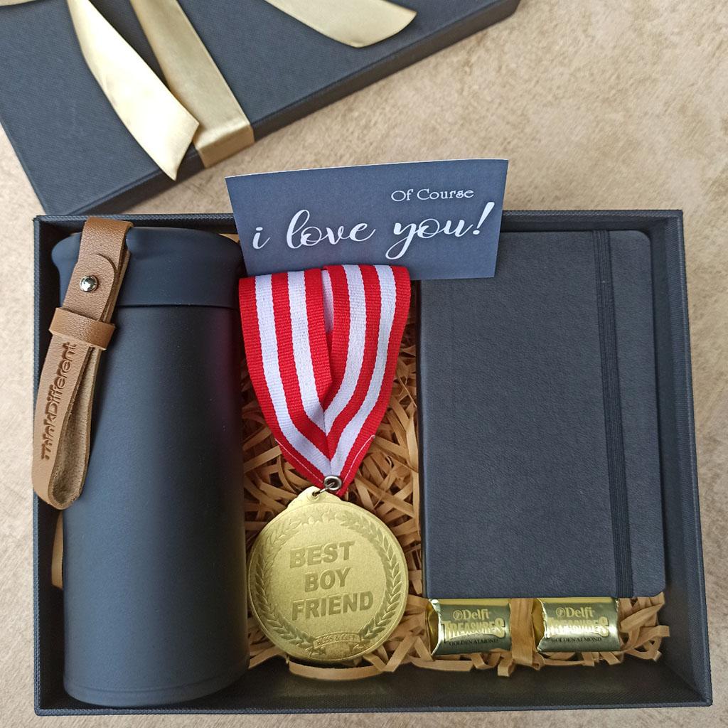 

Blissbox Best Boy (Hampers/Gift Box /Kado UlTah/Kado Wisuda/Kado Anniversary/Souvenir)