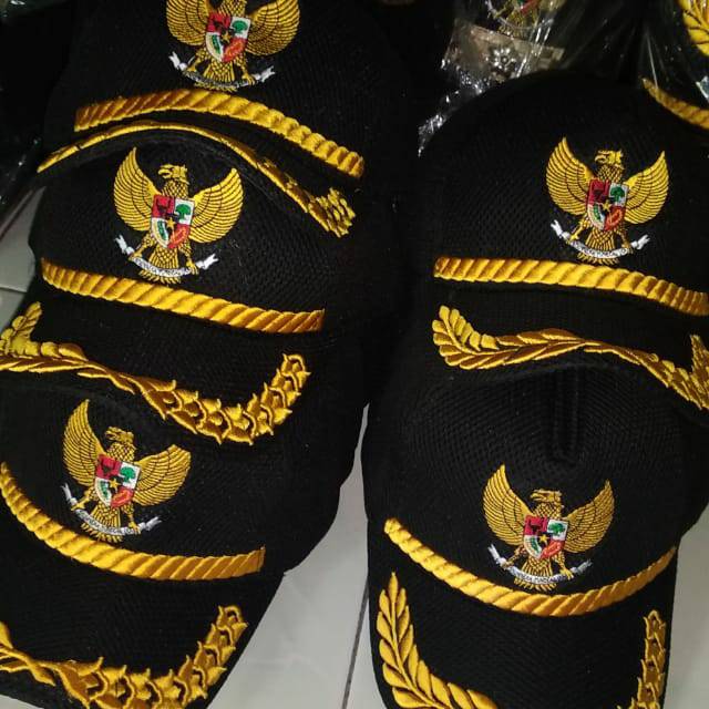 TOPI GARUDA BAHAN DOBELMES