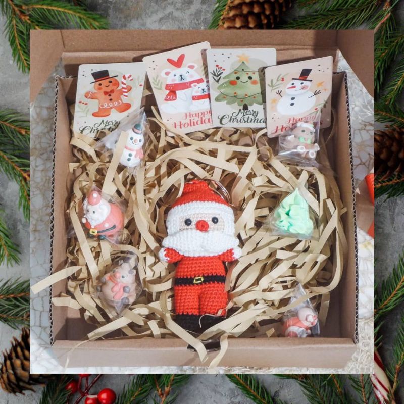 

HAMPERS NATAL AMIGURUMI SANTA