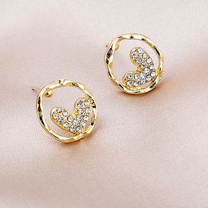 Anting Tusuk Lapis Emas Bentuk Bulat / Hati Hias Kristal Untuk Wanita