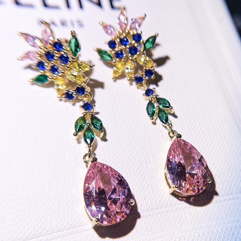 Fashion Luxury Pink Diamond Earrings Inlaid with Colored Gems