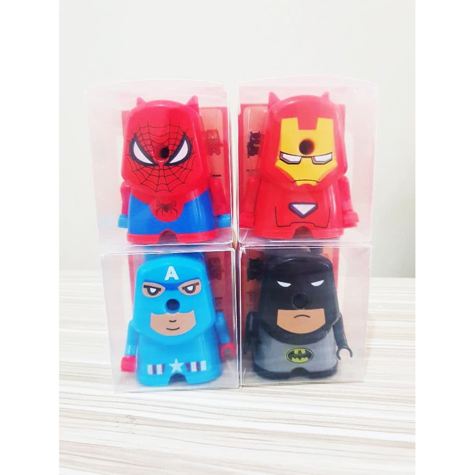 

OPEN SALE SERUTAN BATMAN - RAUTAN MEJA PUTAR ASAHAN PENSIL KARAKTER SUPER HERO