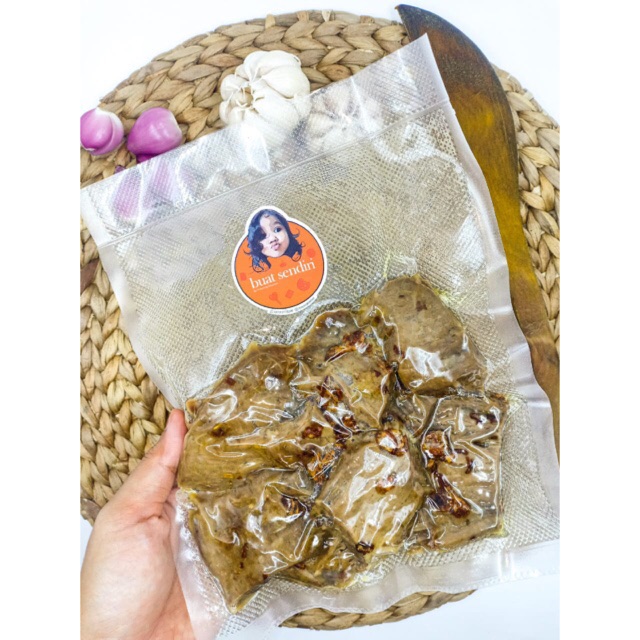 

GEPUK BANDUNG ENAK EMPUK Berat 250 gram isi 7-8 potong “buat sendiri” by moyang kitchen
