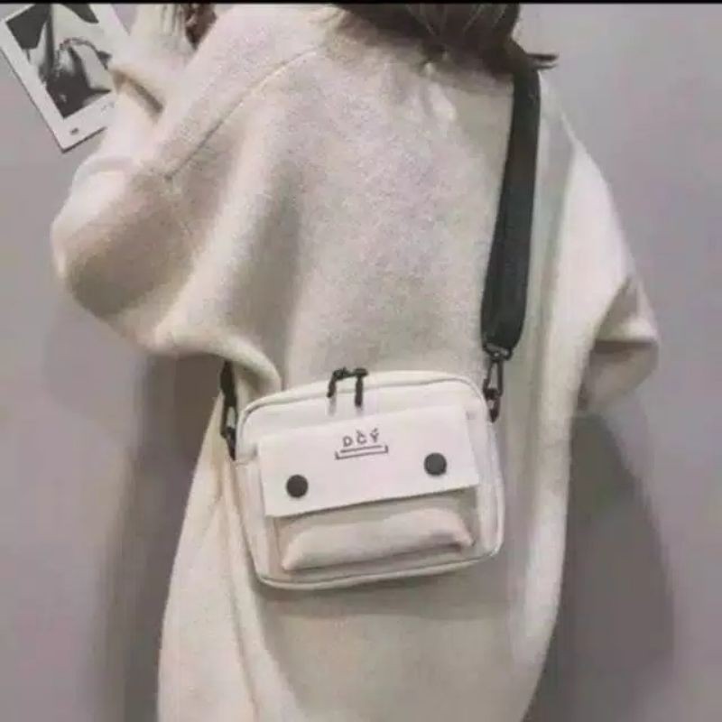 TAS SELEMPANG DCY PUTIH