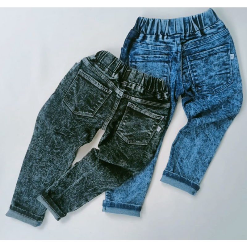 JEANS PANJANG RIPPED SNOW