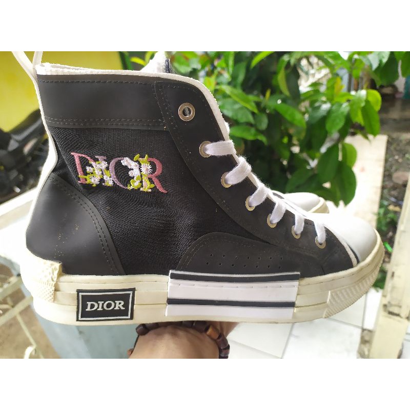 Sepatu Dior Hight Black White