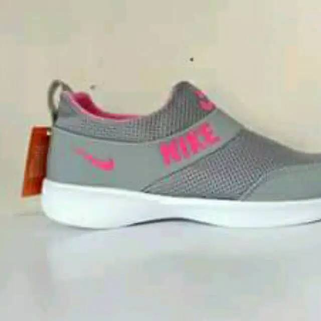 Sepatu nike sepatu slip on wanita