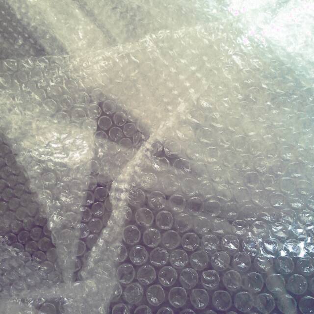 

Bubble wrap kaleng kerupuk mini