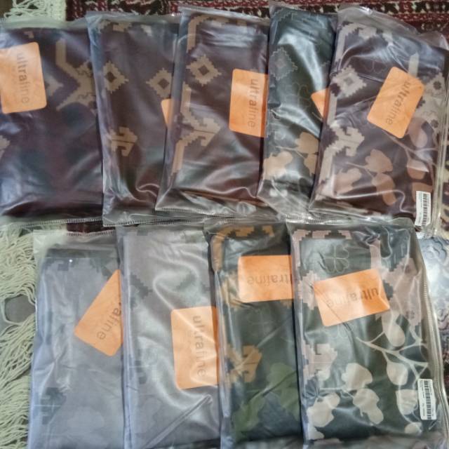 Semanggi Scarf by Restu Anggraini