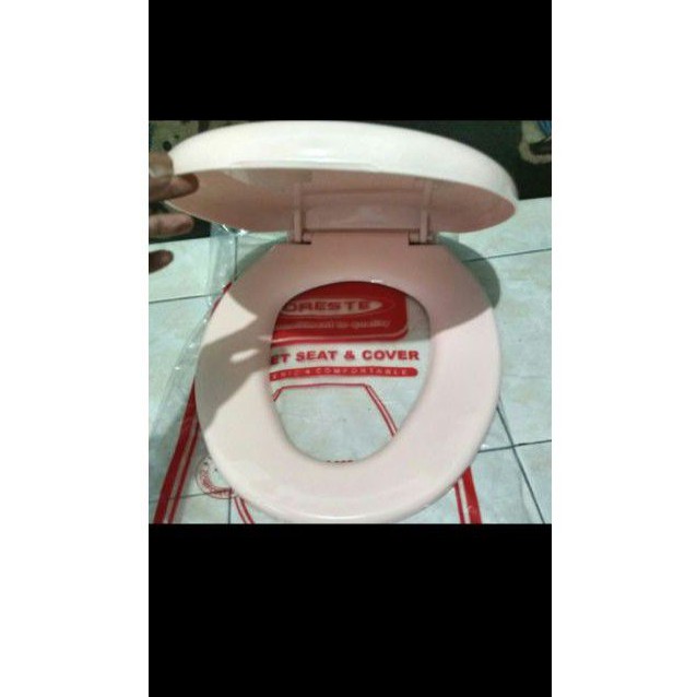 TUTUP CLOSET DUDUK UNIVERSAL MODEL TOTO INA WARNA PINK MUDA