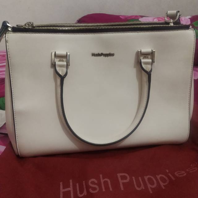 Preloved tas branded hush puppies