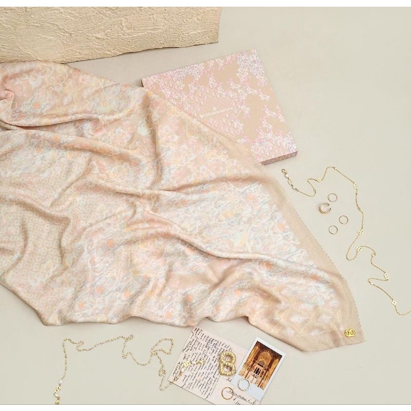 granada buttonscarves - cream tan