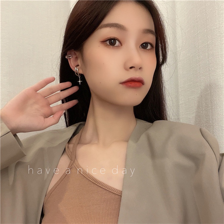 Anting Tusuk Bentuk Bintang Warna Silver Gaya Retro Untuk Wanita