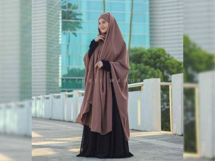 FRENCH KHIMAR NABILA