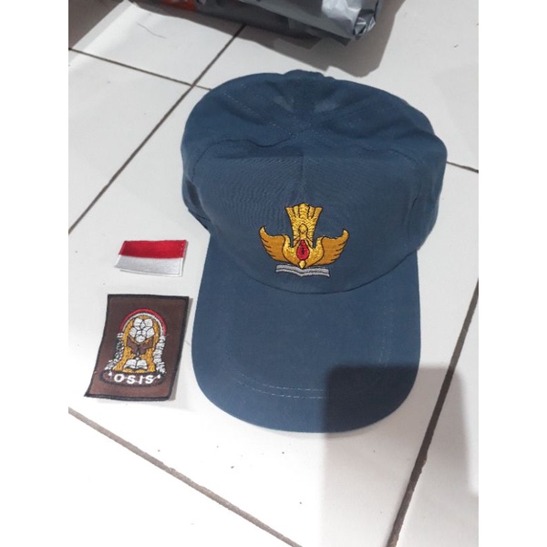 Topi SMA SMK Bordir Tutwuri. (1 paket komplit topi+ osis sma + bendera)