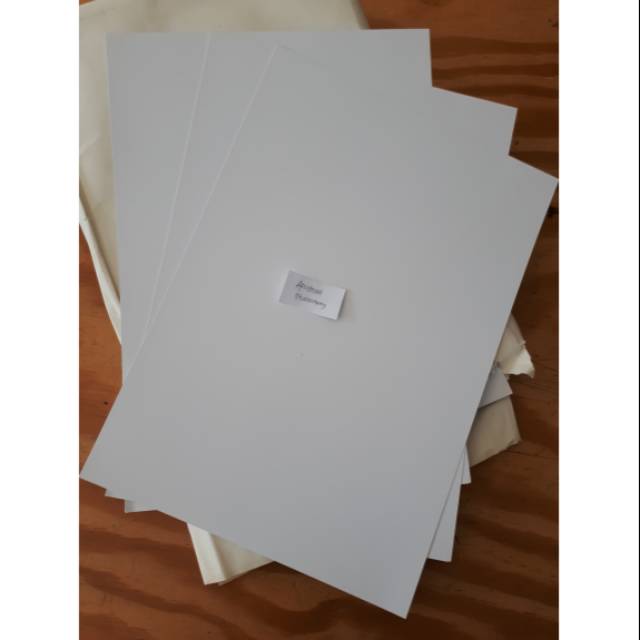 

Art carton 210 gram ukuran A4