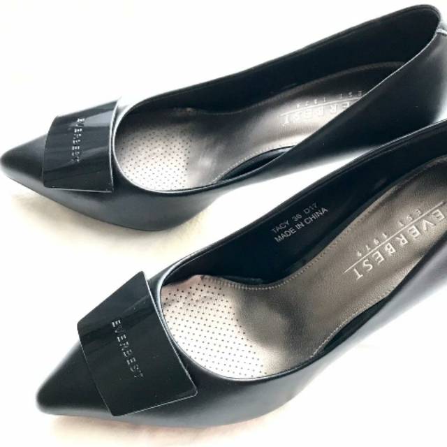 Everbest Heels hitam preloved