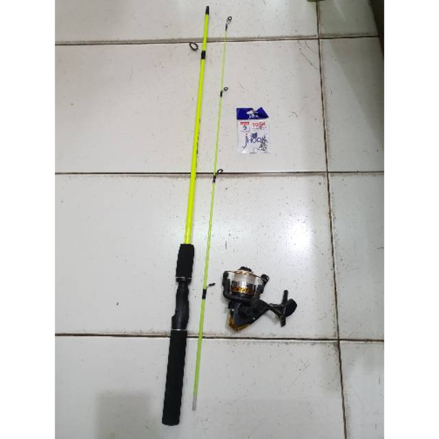 Paket set pancing murah joran + reel besi / plastik bonus tali dan pancing