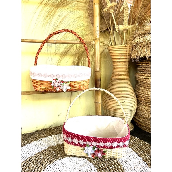 Tas hampers rotan renda bunga