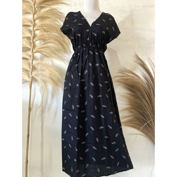 Dress Manohara Bali Panjang Mawar-Panicum Hitam