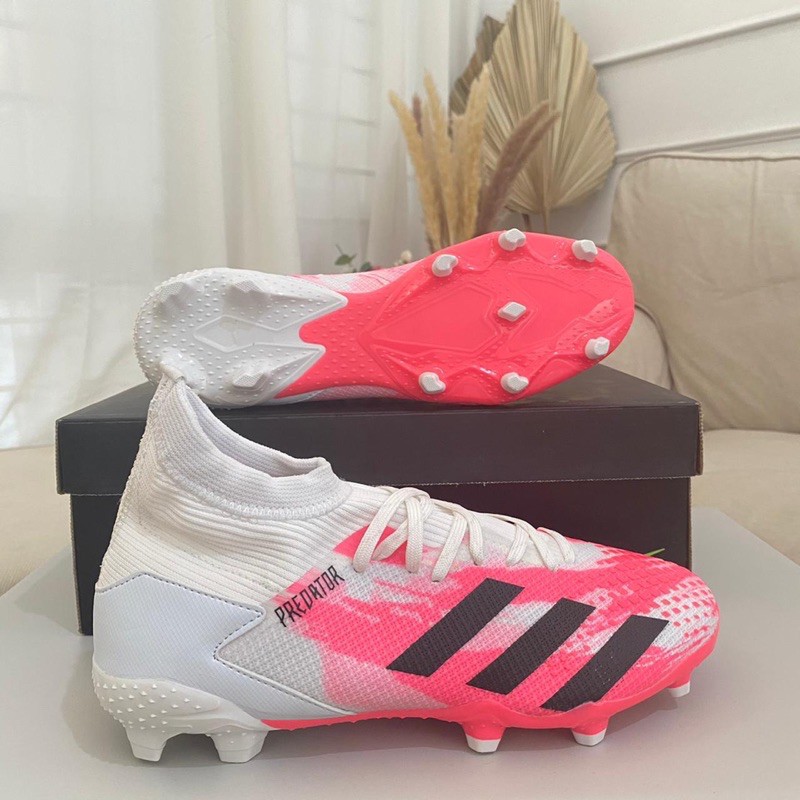 sepatu bola adidas predator pink