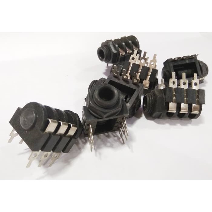 Soket Akai / Socket untuk Kabel Mic Stereo Kelabang Ulat Bulu