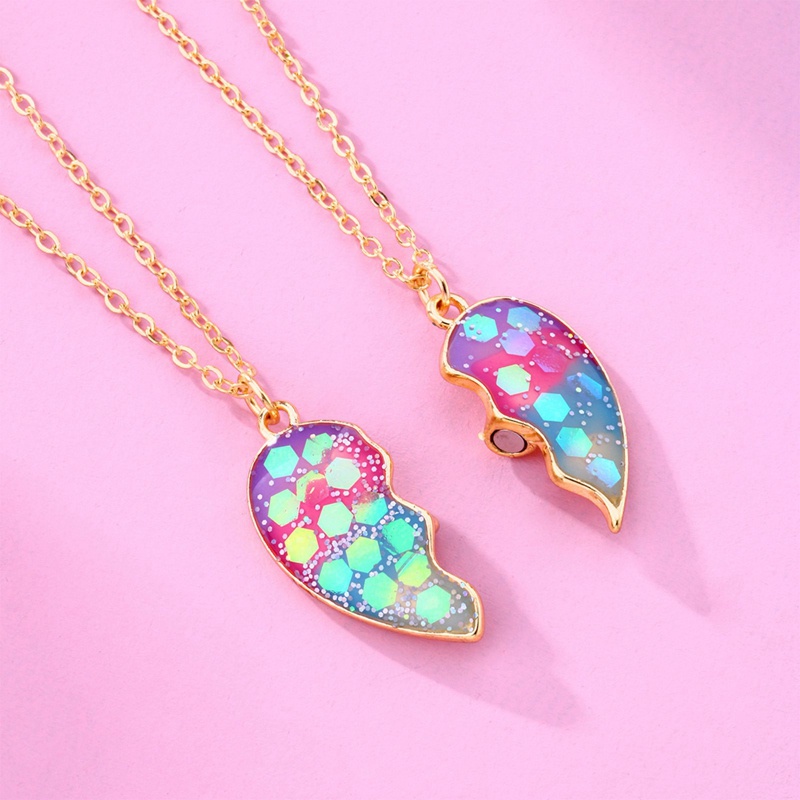 2pcs / Set Kalung Magnetik Bahan Alloy Motif Kartun Love Untuk Hadiah Persahabatan
