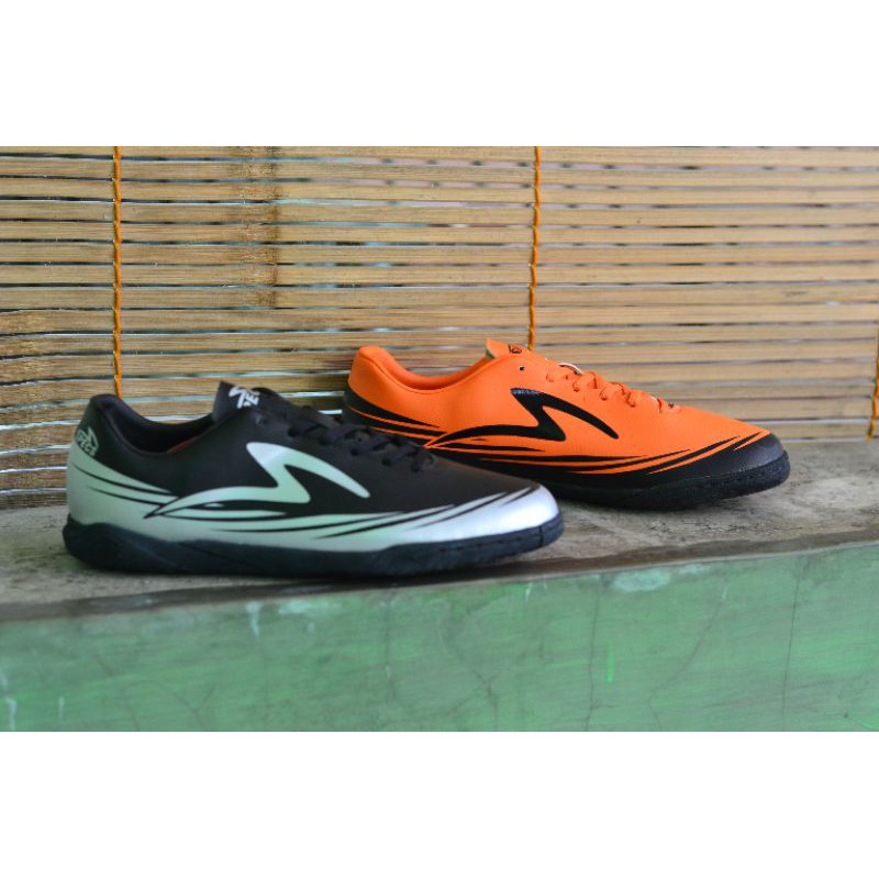 SEPATU SPECS FUTSAL SPARTA IN