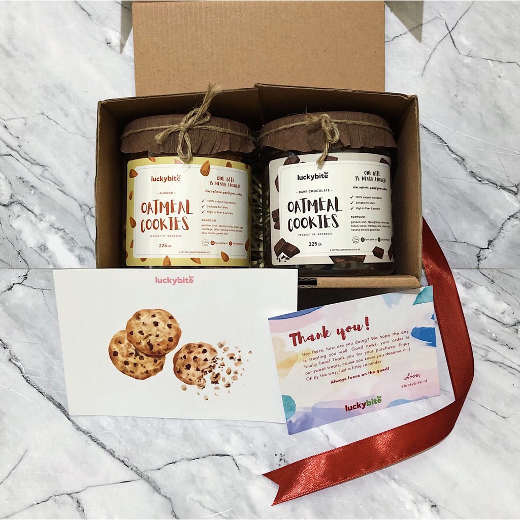 Hampers / Gift Box / Kado - Oatmeal Cookies 2 Jar + FREE Greeting Card + Pita + Bubble Wrap | LUCKYBITE
