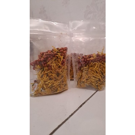

serundeng pisang khas padang