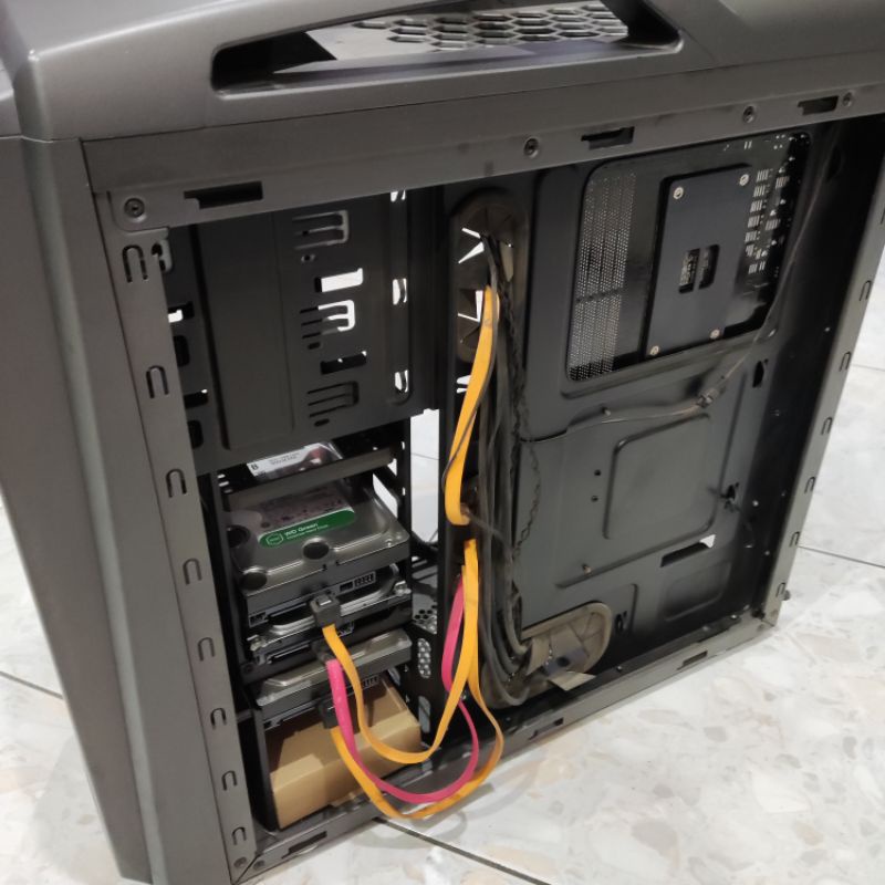 Casing komputer / pc  storm scout 2 cooler master