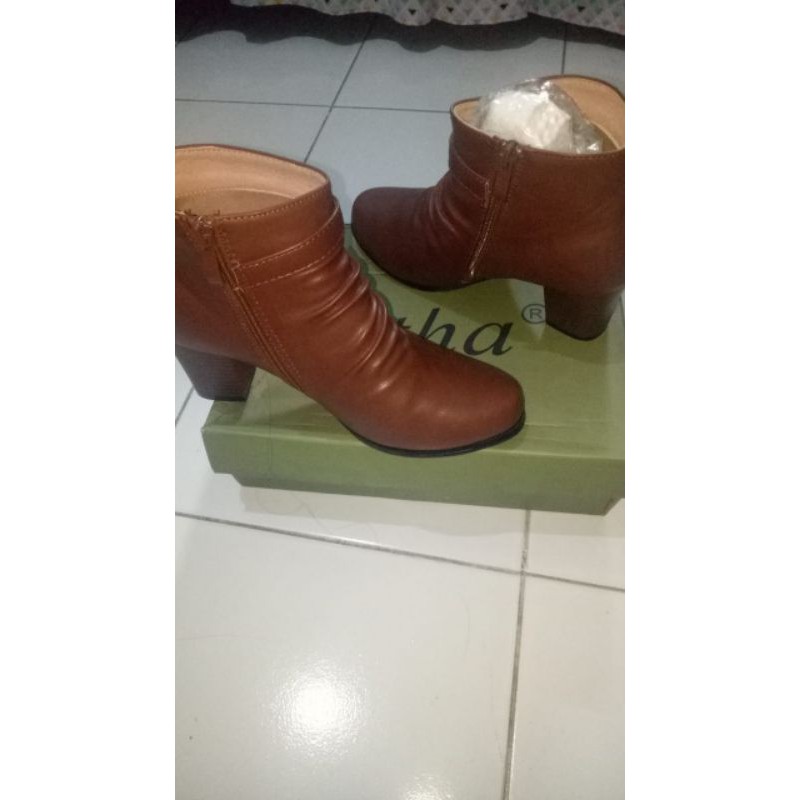 sepatu boots merk otha
