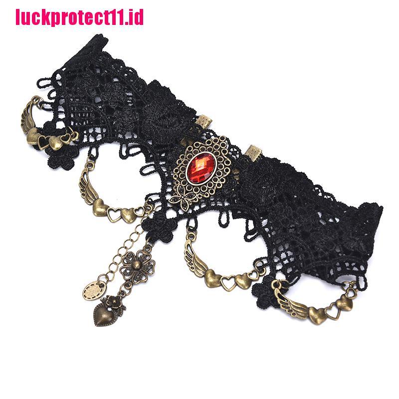 Kalung Choker Liontin Kristal Bahan Alloy Gaya Vintage Gothic Untuk Wanita