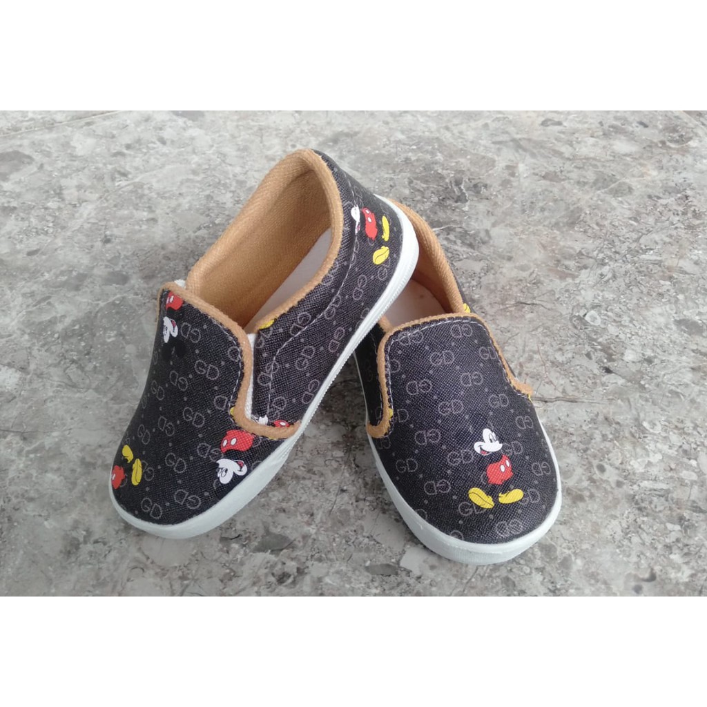 Sepatu Slip On Anak Kartun Mickey Mouse Lucu Dan Terbaru