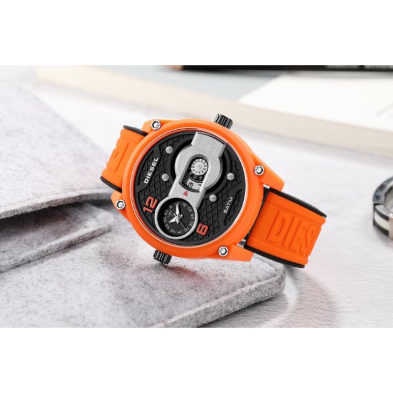 JAM TANGAN PRIA DIESEL 9008 SPORTY TALI RUBBER