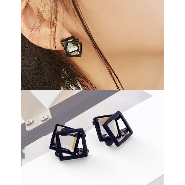 LRC Anting Tusuk Fashion Black Square Shape Decorated Earrings x