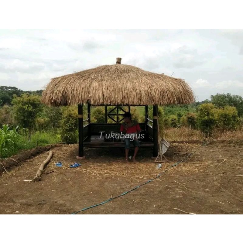 Gazebo bambu atap alang alang