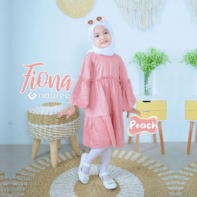 Nauree - Fiona Dress Anak Perempuan Bahan Rayon Twill Warna Peach Ukuran S M Tidak Menerawang Tekstur Licin Halus Lembut Untuk Umur 1 2 3 4 5 6 Tahun Lengan Panjang Soft Premium Lembut Adem Dingin Nyaman