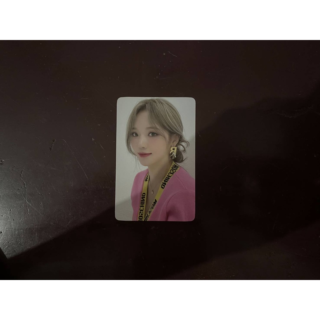 Official Jisun Fromis 9 Photocard