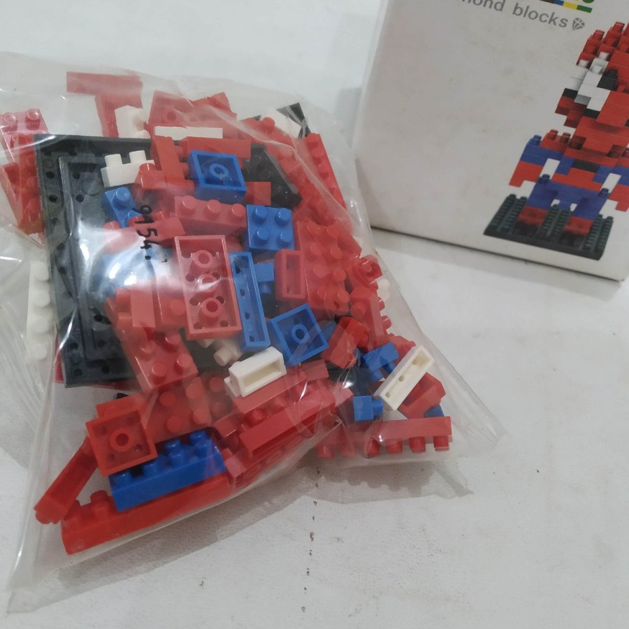 Mainan anak merakit Rakitan Lego Mini Brick Nano Diamond Block karakter spiderman