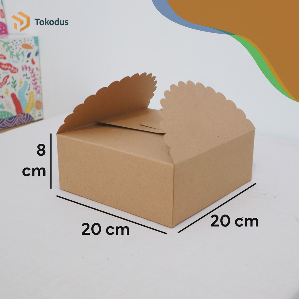 

Kardus Box Kue/Kado/Hampers 20x20x8 cm Termasuk Pita (Bisa Custom) - Tokodus Bandung