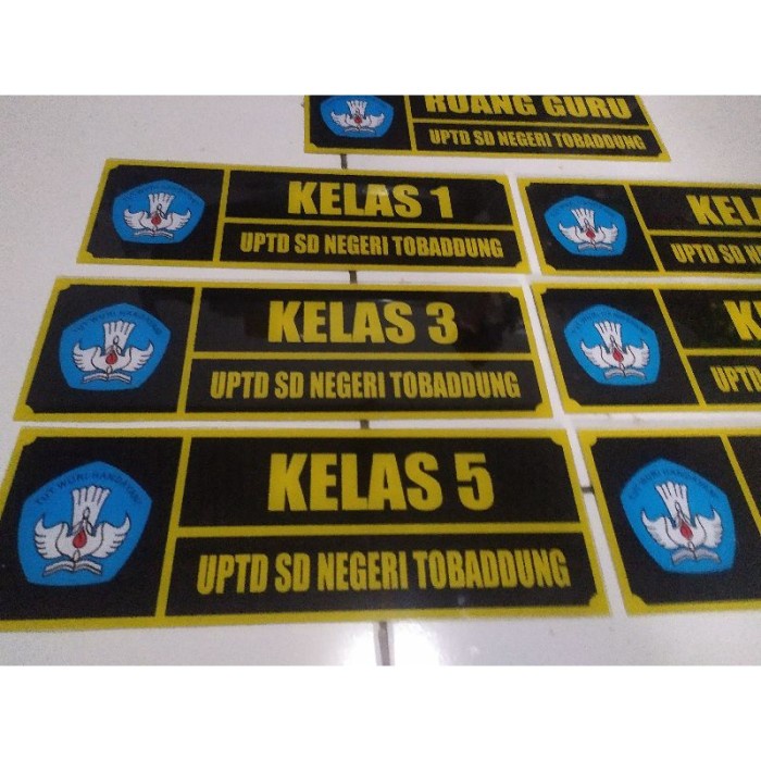 

Nama Ruang Kelas Satu Sisi Ukuran 10 x 30 cm