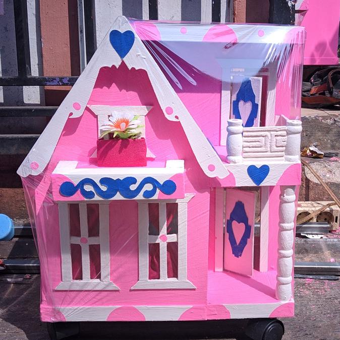 Rumah Boneka Barbie Ukuran kecil