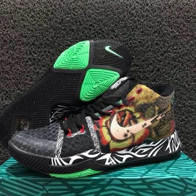 SEPATU BASKET NIKE KYRIE 3 SNAKE