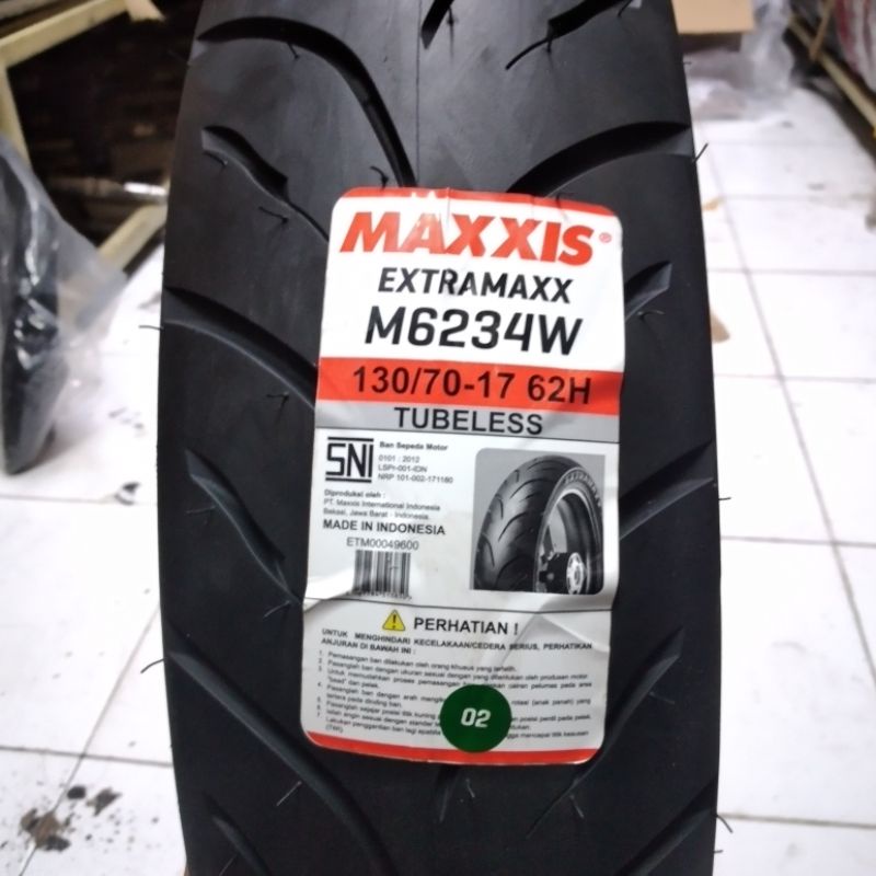 Ban luar Tubeless tubles 130 70 17 m6234w Extramaxx Maxxis