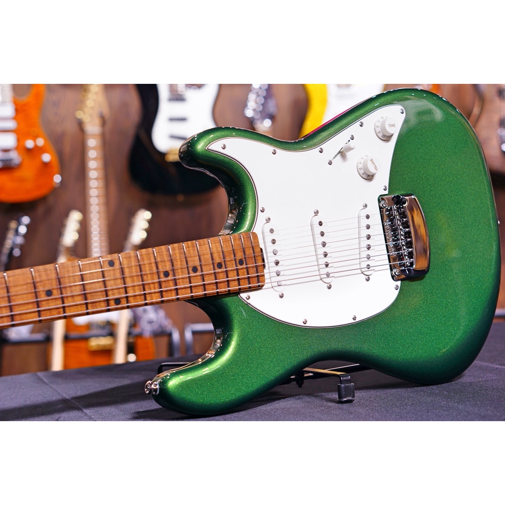 Ernie Ball Music Man Cutlass SSS Charging Green  G97680