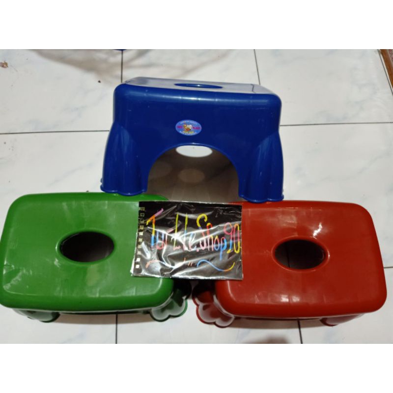 Kursi anak plastik karakter animal anti slip bangkuk jongkok kecil