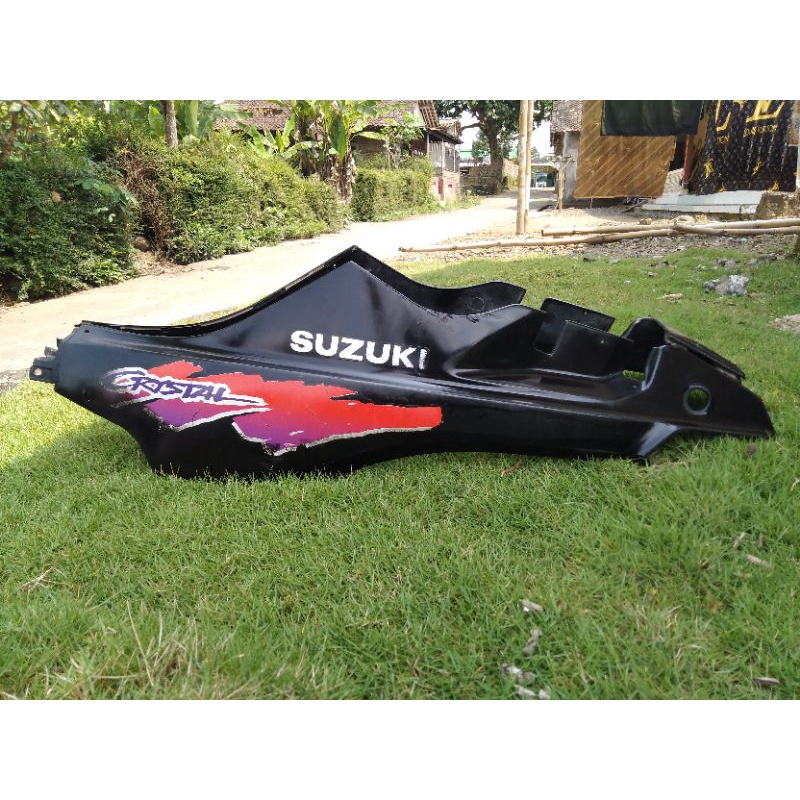 body cover tebeng kanan kiri Suzuki crystal original