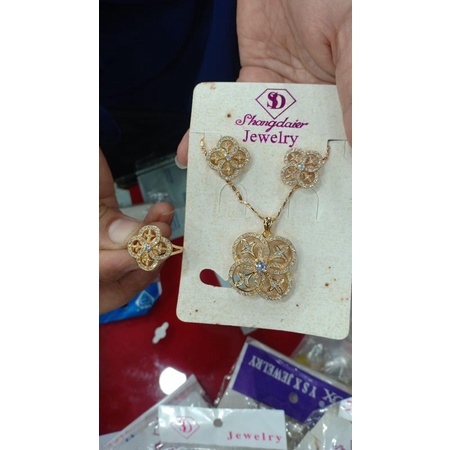 Set  mewah,cantik, 1set dapat kalung, gelang, cincin